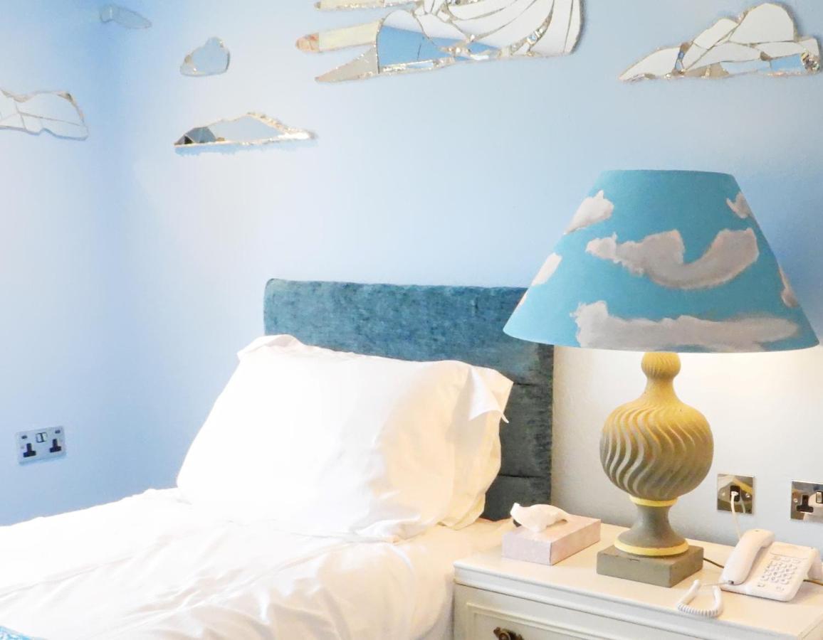 The Lion Hotel 웰시풀 외부 사진