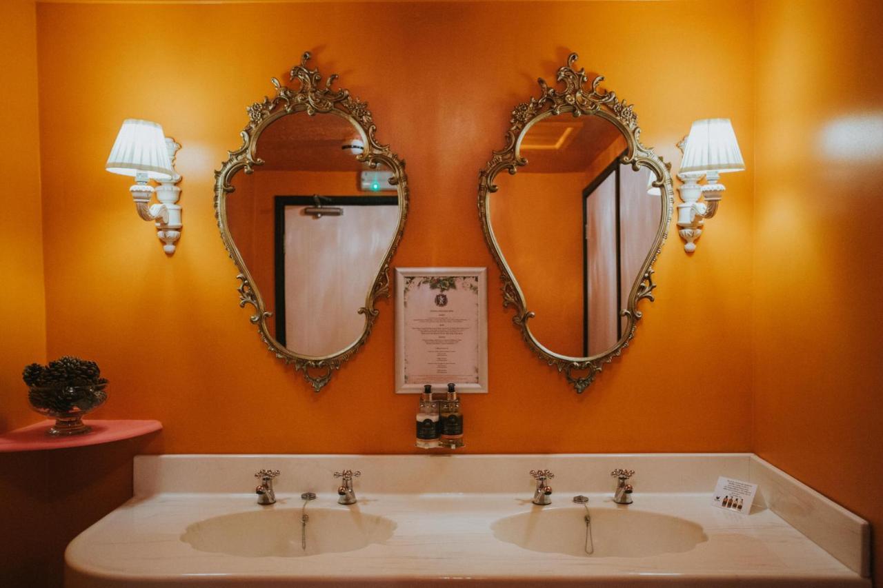 The Lion Hotel 웰시풀 외부 사진